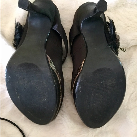 👠BKE shoes and matching headpiece.👠 - Picture 4 of 7